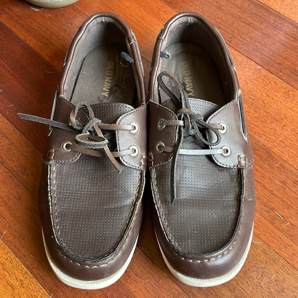 Mens casual boat shoes.